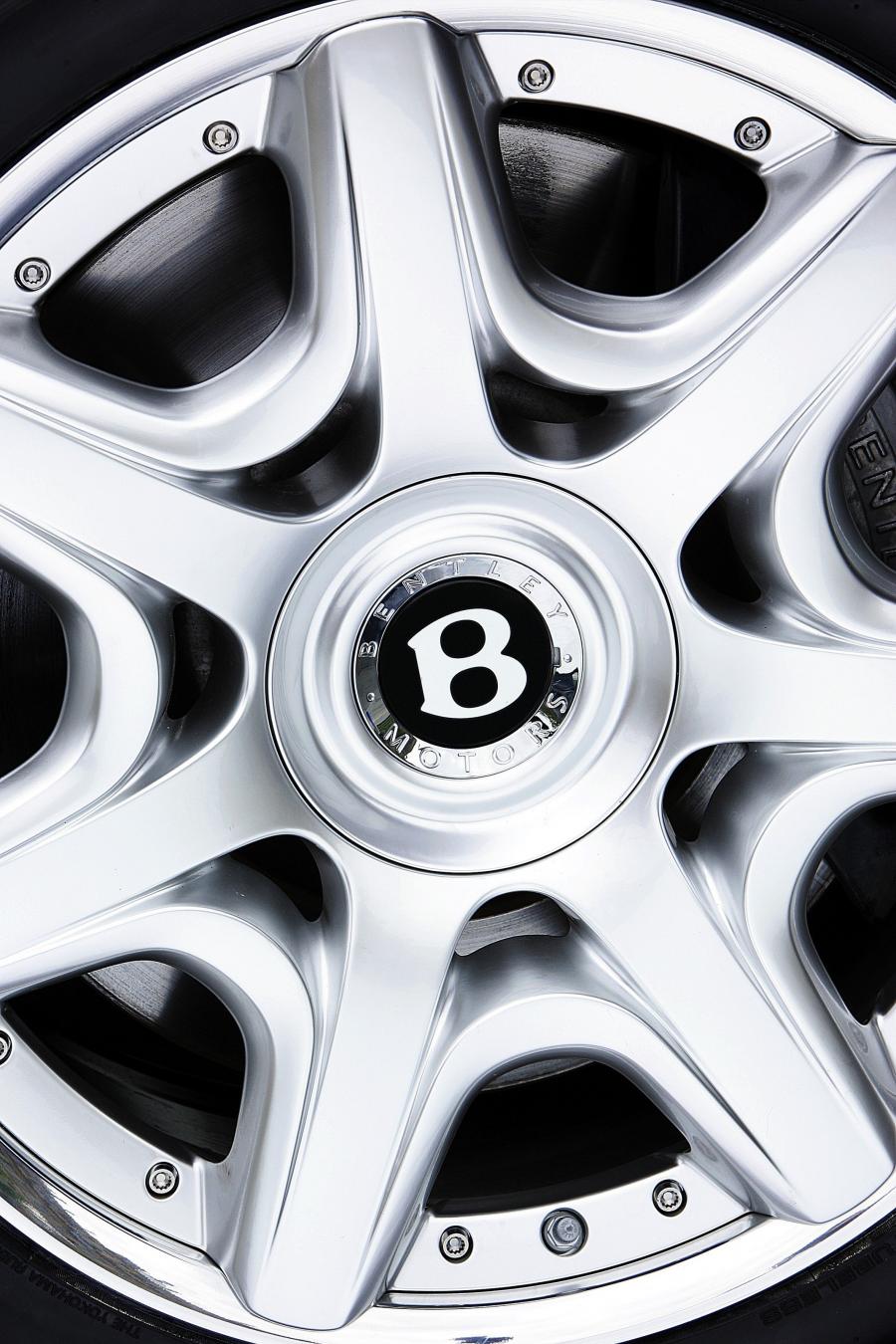  Bentley Continental GT 2003 года  (фото 9 из 241)